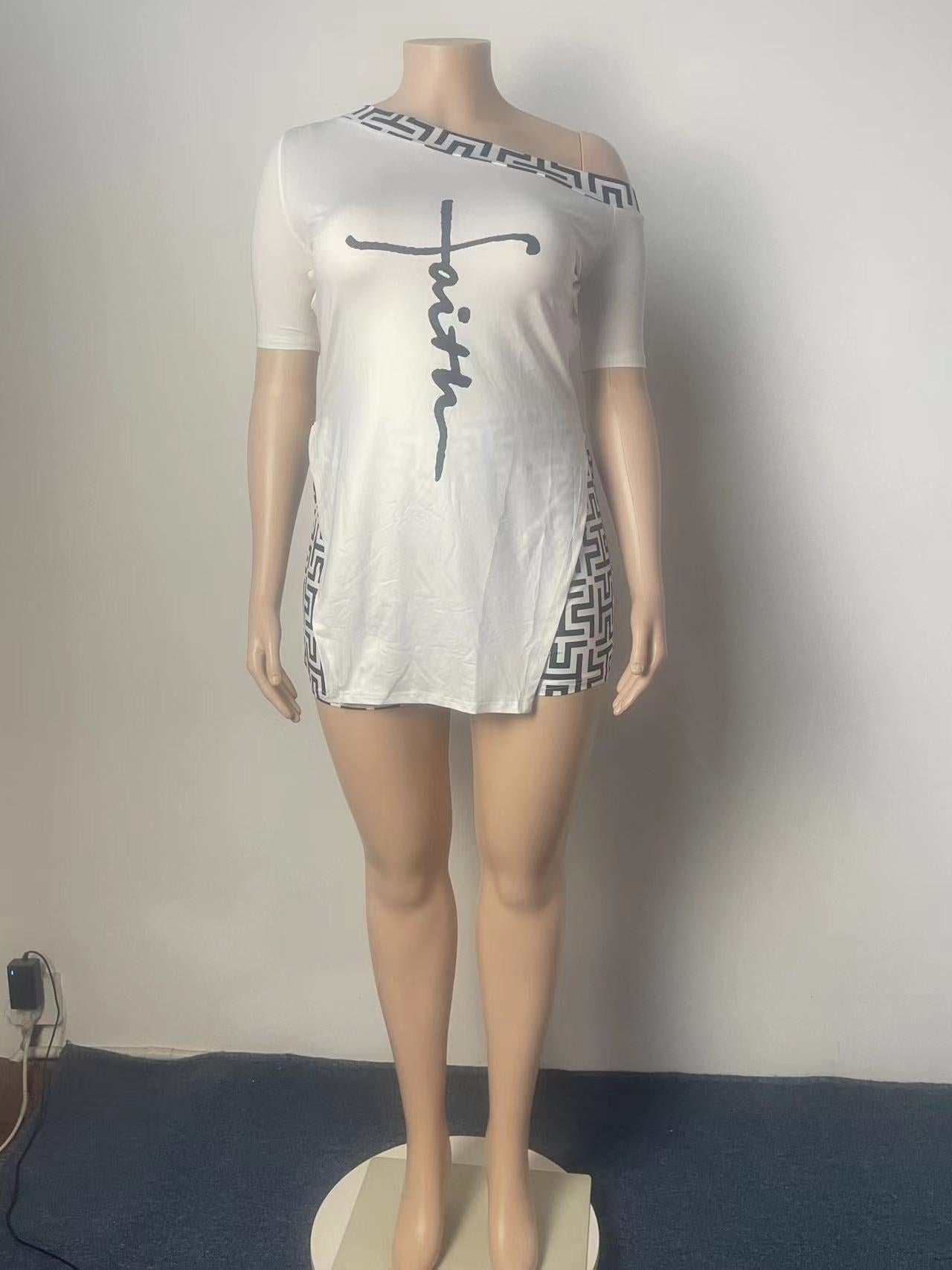 Positioning Printing Two Piece Suit