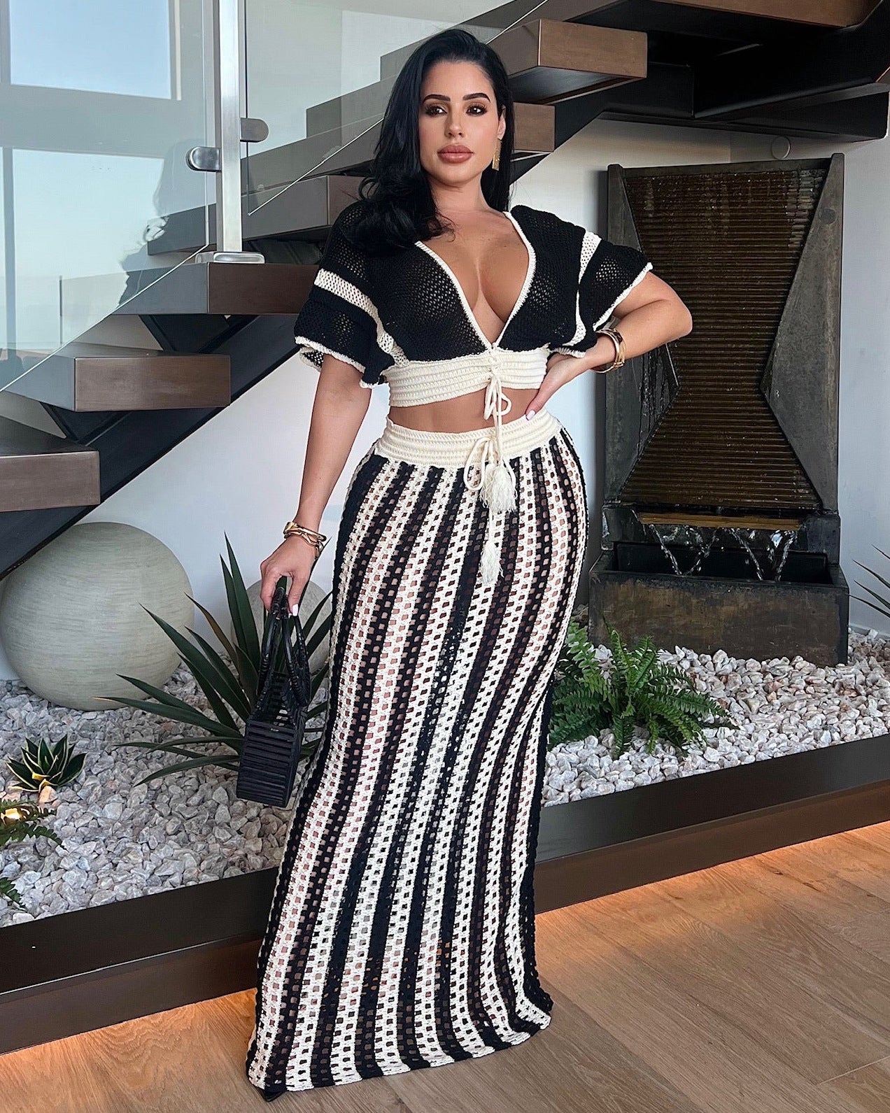 V Neck Knitted Hollow Out Skirt Set